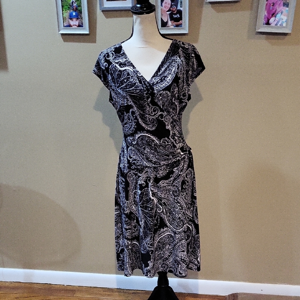 Evan Picone Black and White Midi Dress with V-Neck